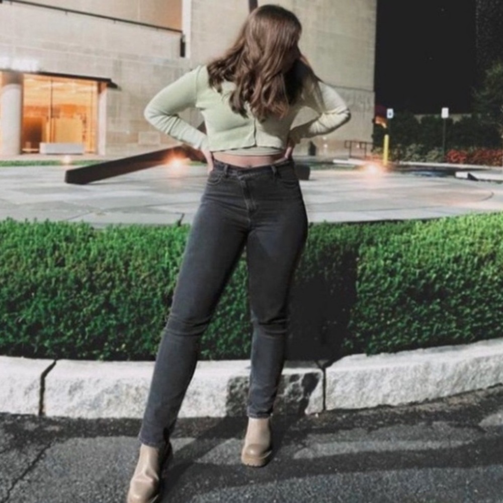 Abercrombie & Fitch The 90s Slim Straight Ultra High Rise Black Jeans - Picture 4 of 16